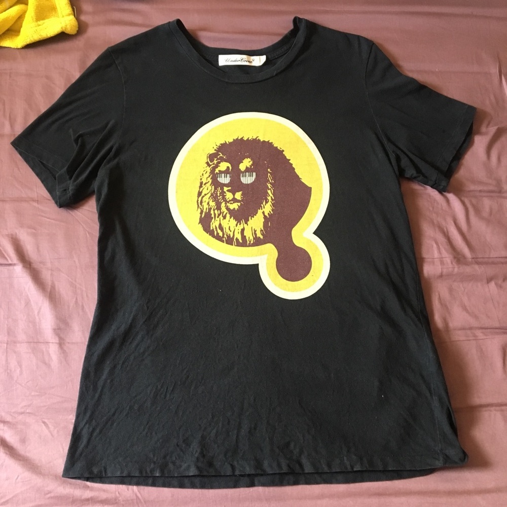 Under cover T-shirt